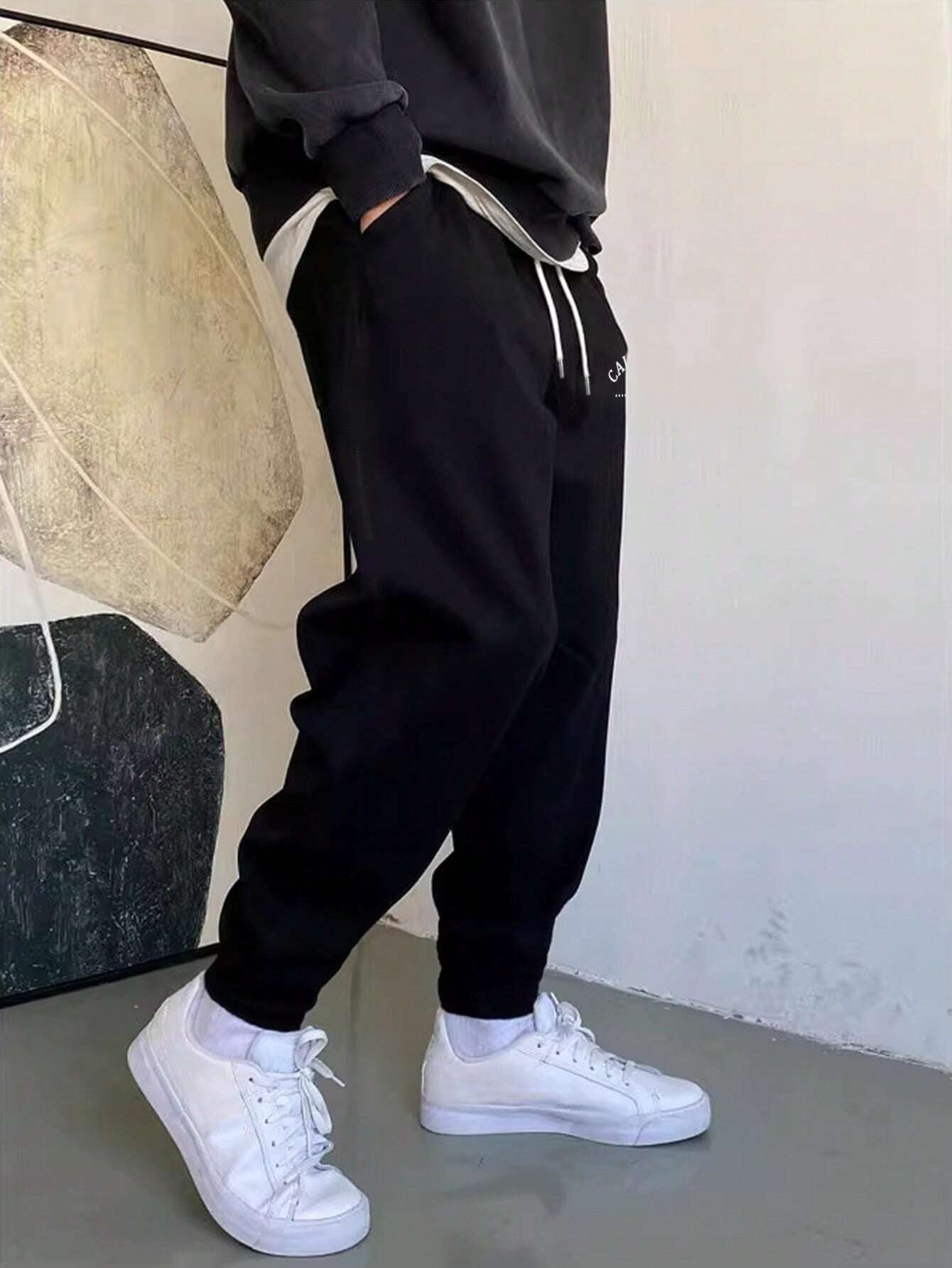 Manfinity Hypemode Men Letter Graphic Drawstring Waist Sweatpants